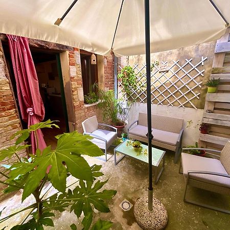 Ca 3 Leoni - Romantic House In The Heart Of Veneţia Exterior foto